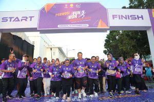 Ribuan Pelari Ramaikan Perwosi Fun Run 2024, Wali Kota Eri Cahyadi Ajak Masyarakat Hidup Sehat