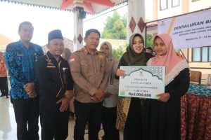 Sinergi dengan Baznas, Bupati Mojokerto Salurkan Bantuan Usaha untuk UMKM