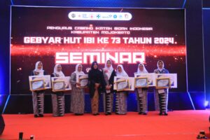 Bupati Ikfina Apresiasi Dedikasi Bidan dalam Gebyar HUT ke-73 IBI