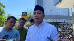 Berhasil Gerakkan UMKM, Wali Kota Eri Cahyadi Raih Penghargaan Tanda Jasa Bakti dari Menteri Koperasi dan UKM