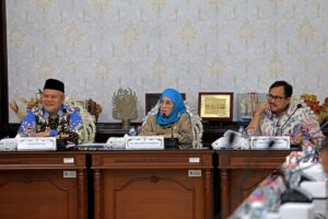 Pemkot Surabaya Partisipasi dalam Syariah Award 2024, PJs Wali Kota Restu Novi: Mudah-mudahan ini menjadi awal baik