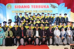 Pj Bupati Kediri Beri Pesan Khusus Kepada Wisudawan STIkes Ganesha Husada