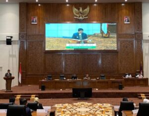 Pj Bupati Bojonegoro Hadiri Rapat Paripurna DPRD, Sampaikan Raperda APBD 2025