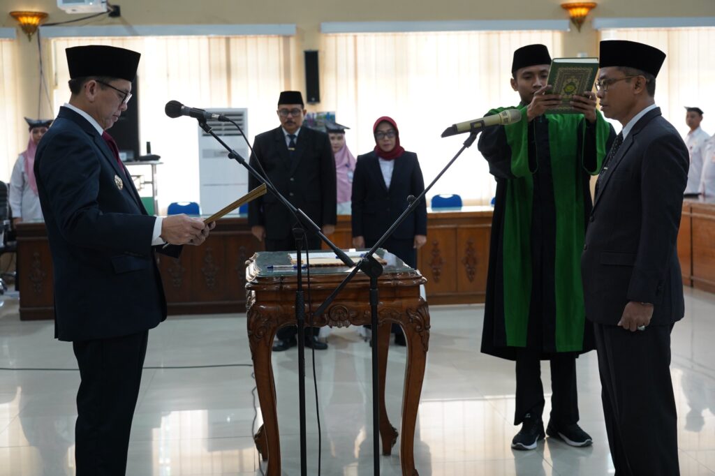 Pj. Bupati Adriyanto, Lantik Joko Lukito Sebagai Pj. Sekda Kabupaten Bojonegoro