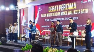 Debat Perdana Pilkada 2024, Ketiga Paslon Adu Gagasan Majukan Kota Batu Lebih Baik