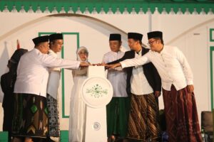 Hadiri Peringatan Hari Santri, PJs Wali Kota Surabaya Restu Novi Sampaikan Pesan Perjuangan Kyai dan Ulama