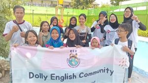 Sangat Seru Peduly Surabaya Ajak Adik-adik DEC Berenang di Jambore Playland