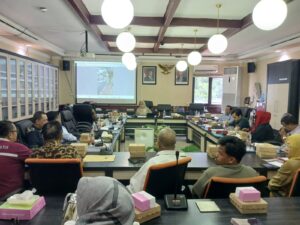 Komisi C DPRD Surabaya Hearing Tanggapi Keluhan Warga RW 13 Kalirungkut