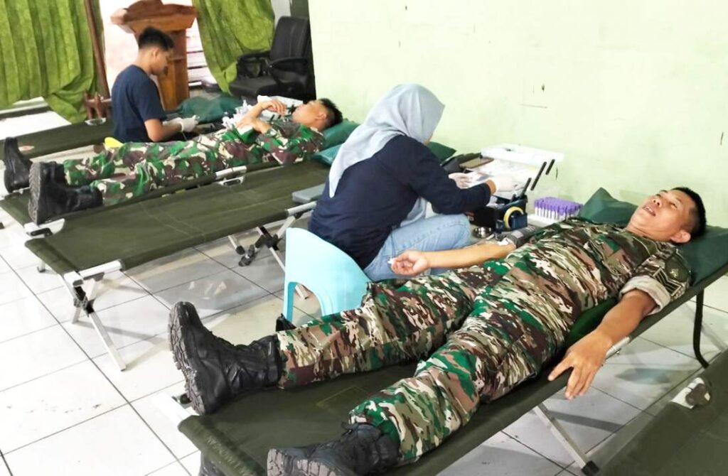 Peringati Hari Juang TNI AD, Kodim Lamongan Gelar Baksos Donor Darah