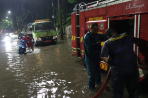 Kejadian Banjir Sore ini di Surabaya, Akumulasi Dari Beberapa Sebab