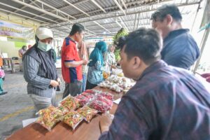 Redam Inflasi, Pemkot Surabaya Gelar Gerakan Pangan Murah di Gununganyar
