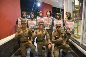 Satpol PP Surabaya Sosialisasikan Perda Trotoar, Bukan Tempat PKL dan Parkir