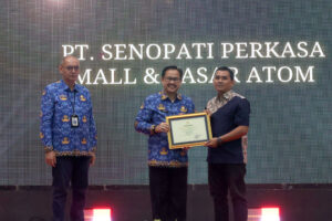 Pemkot Surabaya Beri Penghargaan 27 Pelaku Usaha yang Berkomitmen Menjaga Lingkungan