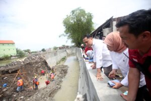 Tangani Banjir di Surabaya, Wali Kota Eri Kembalikan Fungsi Bozem Makam Putat hingga Bangun Saluran di Pakal
