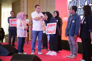 Kaleidoskop 2024: Pemkot Surabaya Tingkatkan Akses Pendidikan Lewat Program Beasiswa Hingga 1 Keluarga 1 Sarjana