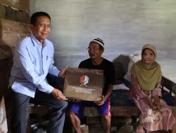 Program KUSUMO, Bupati Bojonegoro Beri Bantuan kepada Masyarakat Rentan