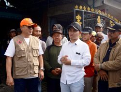 Tinjau Jembatan Putus di Kutorejo, Bupati Al Barra Pastikan Jembatan Tuntas Sebelum Lebaran