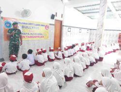Senin Berkibar, Jajaran Kodim Lamongan Berikan Wasbang pada Pelajar