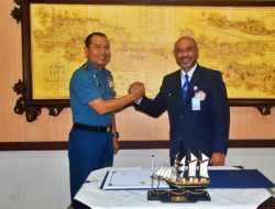 Pangkoarmada II Menerima Kunjungan Kehormatan Dari Rektor Universitas Hang Tuah