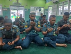 Dalam Rangka Memperingati Hari Bhakti Hiu Kencana Tahun 2025, Prajurit Pangkalan Udara TNI AL Tanjungpinang Melaksanakan Kegiatan Doa Bersama Di Masjid Al-Ba’ari