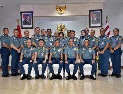 Irjenal Menerima “Lencana Penyidik Tindak Pidana Tertentu Di Laut” Yang Disematkan Langsung Oleh Kadiskumal