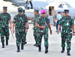Kepala Staf Angkatan Laut Laksamana TNI Dr. Muhammad Ali,SE,M,,M,M,Tr,Opsla,Mendampingi Presiden Republik Indonesia Prabowo Subianto Untuk Menghadiri Launcing Program Gerina Di Palembang