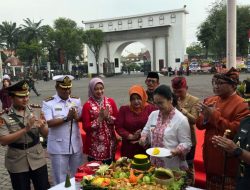 Komandan Pangkalan TNI AL Semarang Menghadiri Upacara Peringatan Hari Jadi Kota Semarang Ke-478 Tahun 2025