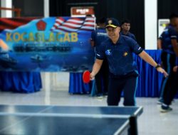 Kas Koarmada III Mewakili Pangkoarmada III Secara Resmi Membuka Perlombaan Dalam Rangka Hari Ulang Tahun Ke-7 Koarmada III