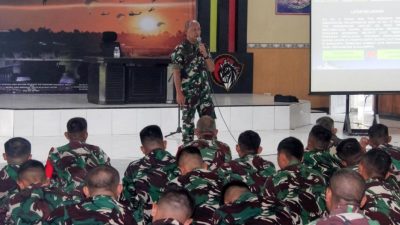 Kepala Seksi Hukum Menkav 2 Mar Memberikan Pembekalan Kepada Satuan Tugas Marinir Pam Ambalat XXXI Dan Operasi Pam Puter XXIX Ta. 2025