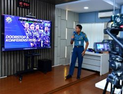 Kasubdis Mulmed Dan Konop Dispenal Mewakili Kadispenal Resmi Menutup Rangkaian Kegiatan Pelatihan Penerangan TNI AL TA 2025