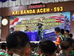 Danlantamal VI Makassar Memberikan Pengarahan, Motivasi Kepada Ratusan Prajurit Marinir Bertempat Di Geladak Helly KRI Banda Aceh-593
