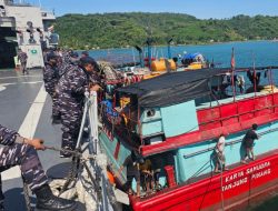 KRI Oswald Siahaan-354 Berhasil Menangkap Kapal Penampung Ikan Dan Narkoba Jenis Sabu-Sabu Di Perairan Laut Bali