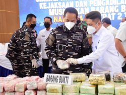 Wakasal Mewakili Kepala Staf Angkatan Laut Laksamana TNI Dr. Muhammad Ali,SE,M,,M,M,Tr,Opsla Bersama Kemenko Polkam RI,BNN RI,Pemda Batam Musnahkan Narkotika Seberat 2,061 Ton