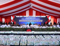 Pangkoarmada I Mewakili Kepala Staf Angkatan Laut Laksamana TNI Dr. Muhammad Ali Menghadiri Konferensi Pers Bahwa Kerja Sama Yang Dilakukan Ini Sesuai Program Asta Cita Presiden RI Ke-7 “Basmi Peredaran Narkoba”
