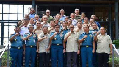 Kepala Staf Angkatan Laut Laksamana TNI Dr. Muhammad Ali,SE,M,,M,M,Tr,Opsla, Menerima Paparan Seputar Cibis Park Yang Disampaikan Oleh PT Bhumyamca Sekawan Di Bawah Naungan Yayasan Sosial Bhumyamca