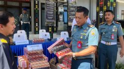 Lanal Labuan Bajo menggagalkan penyelundupan 80.000 batang rokok Ilegal tanpa Cukai dan 14 unit sepeda motor tanpa dokumen lengkap di Pelabuhan Multipurpose Pelindo Wae Kelambu