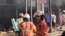Kebakaran Sebuah Lapak Degan Semi Permanen Di Jalan Semarang