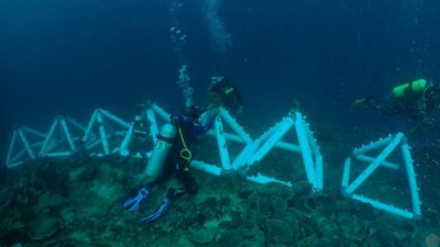 Dalam Rangka Memperingati Hari Ulang Tahun Ke-18, Pangkalan TNI Angkatan Laut Gorontalo Mengadakan Kegiatan Transplantasi Terumbu Karang Di Perairan Teluk Tomini