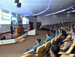 Kepala Staf Angkatan Laut Laksamana TNI Dr. Muhammad Ali,SE,M,,M,M,Tr,Opsla, Pada Pembekalan Kepada 142 Perwira Siswa Dikreg Seskoal Angkatan Ke-63 Tahun Anggaran 2025