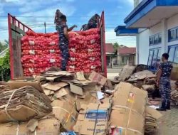 Lanal Ketapang Menggelar Konferensi Pers Atas Keberhasilan Menggagalkan Upaya Penyelundupan Bawang Bombay Ilegal Dengan Total Muatan 11,1 Ton