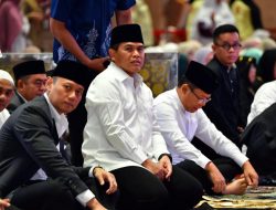 Kepala Staf Angkatan Laut Laksamana TNI Dr. Muhammad Ali,SE,M,,M,M,Tr,Opsla, Didampingi Ketua Umum Jalasenastri Ny. Fera Muhammad Ali Mengikuti Salat Idul Adha 1446 Hijriah Bersama Presiden RI Prabowo Subianto Di Masjid Istiqlal
