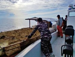 Pangkalan TNI AL Tahuna Berhasil Menggagalkan Sebuah Kapal Yang Mengangkut Ayam Ras Filipina Dan Barang Campuran Minuman Keras Tanpa Cukai Yang Diselundupkan Di Perairan Kepulauan Sangihe