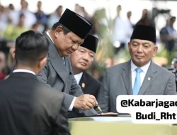 Presiden Republik Indonesia Prabowo Subianto Didampingi Menteri Pertahanan Sjafrie Sjamsoeddin Secara Resmi Membuka Pameran Industri Pertahanan Indo Defence Expo & Forum 2025