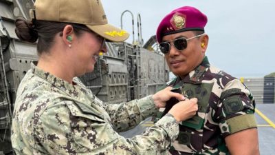 Dankormar Menerima Brevet Kehormatan Dari Satuan Elite Angkatan Laut Amerika Serikat, Assault Craft Unit 5