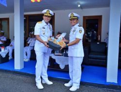 HUT Arsenal TNI Angkatan Laut Ke 47 Kadissenlekal Melaksanakan Upacara Di Lapangan Selat Madura. Batuporon, Bangkalan