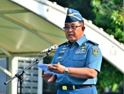 Aslog Kasal Memimpin Upacara Bendera 17-an Yang Diikuti Oleh Segenap Prajurit TNI AL Dan Pegawai Negeri Sipil Di Lingkungan Mabesal