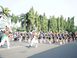 Pasintel Lanal Banten Menghadiri Kegiatan Kirab Drum Band, Drum Corps Dan Parade Kostum Integrasi Latsitarda Nusantara Ke-XLV Tahun 2025, Ribuan Warga Kota Cilegon Tumpah Ruah Menyaksikan kegiatan Kirab Drum Band Taruna Yang Jarang Diadakan Di Kota Cilegon