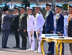 Panglima TNI Beserta Tiga Kepala Staf TNI Dan Kapolri Menghadiri Upacara Prasetya Perwira TNI Juga Kepolisian RI Tahun 2025 Yang Dipimpin Oleh Presiden Republik Indonesia Prabowo Subianto