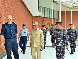 Pangkoarmada RI Mendampingi Wamenhan RI Menghxxadiri Distinguished Visitor Day Yang Bertempat Di Atas Kapal Induk Inggris, HMS Prince Of Wales