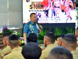 Menjelang Penutupan Pendidikan Taruna Sebanyak 433 Calon Perwira Remaja Angkatan Ke-70 Dan Ke-71 Bertempat Di Gedung Maspardi, Kampus AAL, Bumimoro